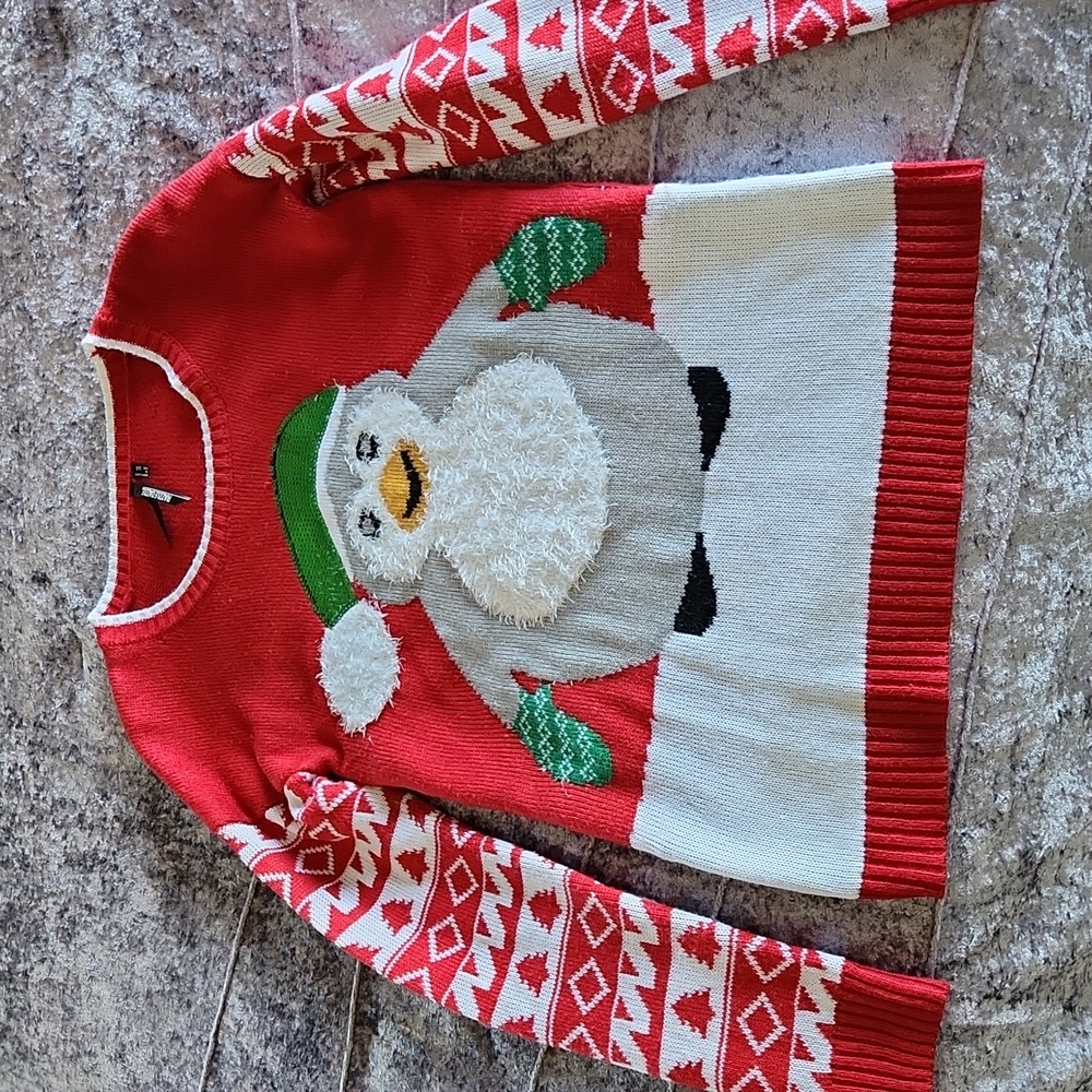 Razzle Dazzle Size L Penguin Christmas sweater